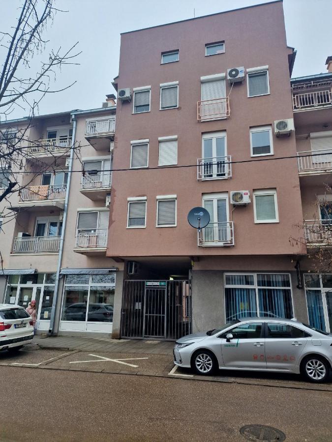 Quiet Center Apartman Szávaszentdemeter Kültér fotó